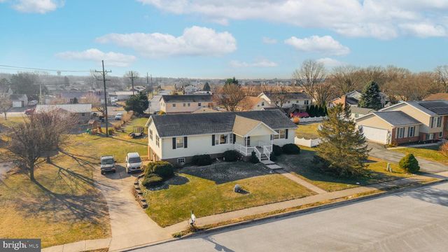 408 CAROLLE ST, Greencastle, PA 17225