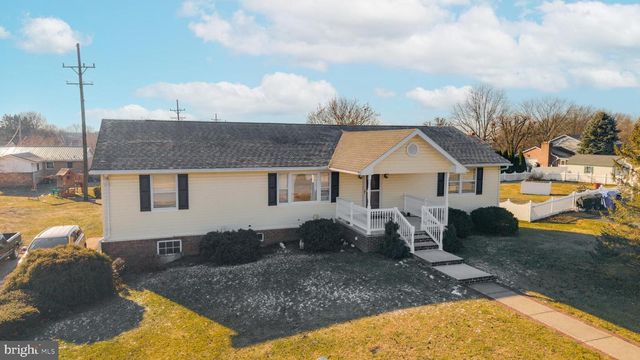 408 CAROLLE ST, Greencastle, PA 17225