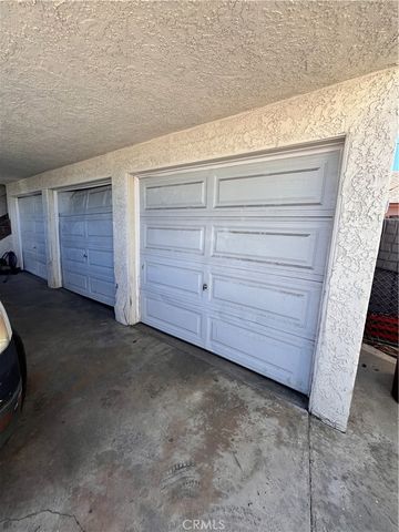 600 N Rose Avenue B, Compton, CA 90221