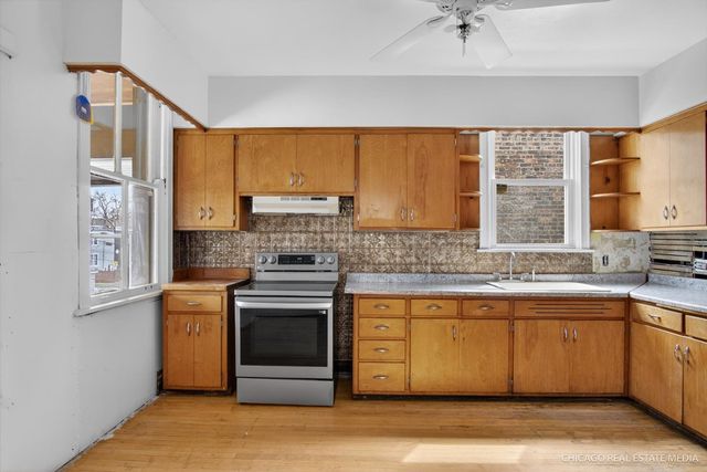 1011 N Menard Avenue, Chicago, IL 60651