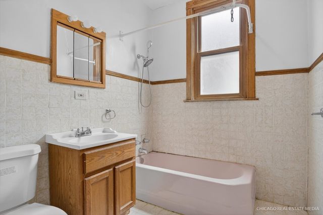 1011 N Menard Avenue, Chicago, IL 60651