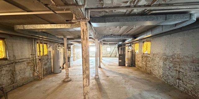 1011 N Menard Avenue, Chicago, IL 60651