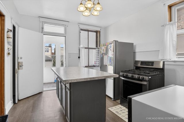 1011 N Menard Avenue, Chicago, IL 60651