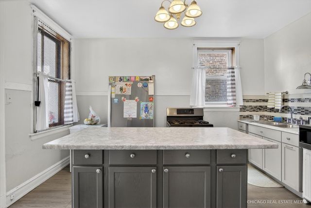 1011 N Menard Avenue, Chicago, IL 60651