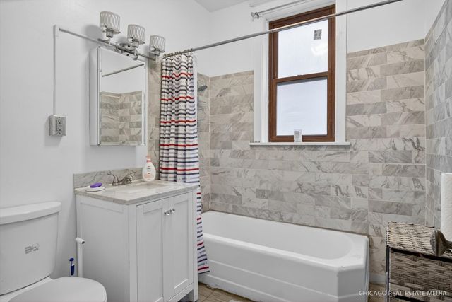 1011 N Menard Avenue, Chicago, IL 60651