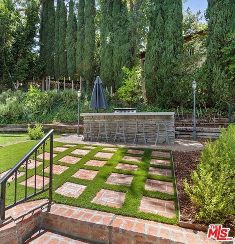 19540 Wells Drive, Los Angeles, CA 91356