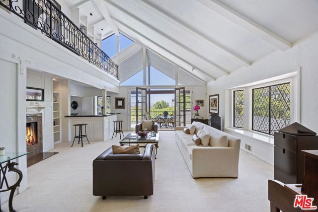 19540 Wells Drive, Los Angeles, CA 91356