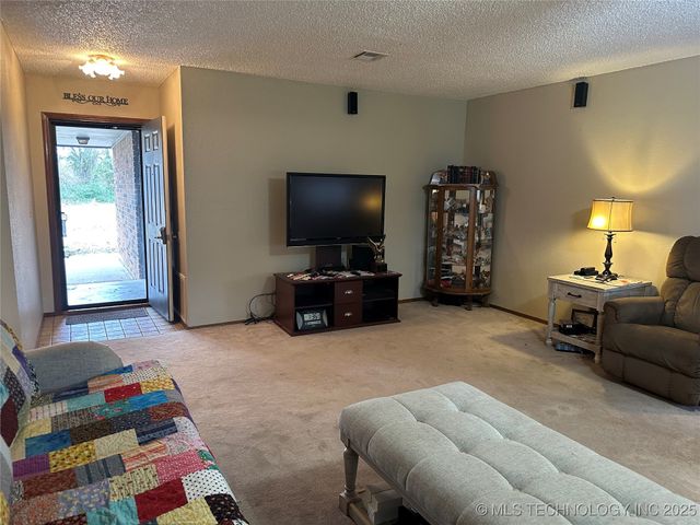 1707 Beaver, Muskogee, OK 74403