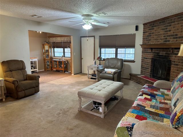 1707 Beaver, Muskogee, OK 74403