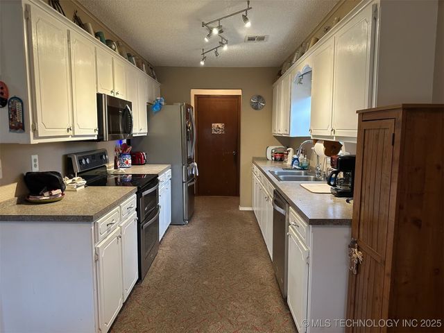 1707 Beaver, Muskogee, OK 74403