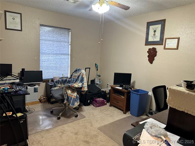 1707 Beaver, Muskogee, OK 74403