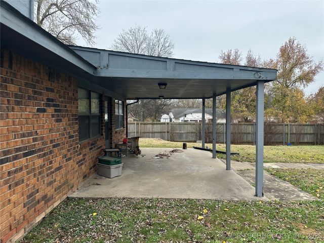 1707 Beaver, Muskogee, OK 74403