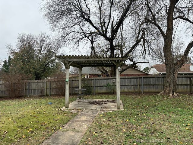 1707 Beaver, Muskogee, OK 74403