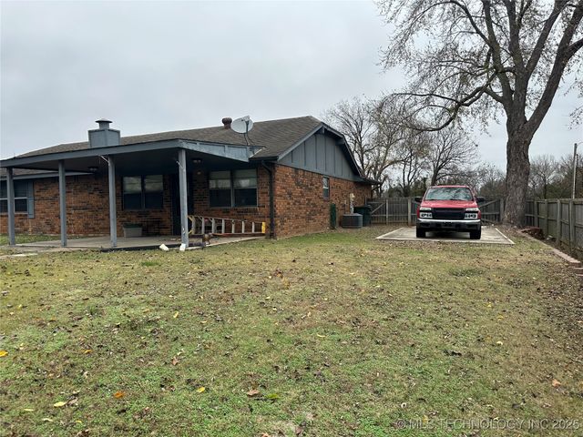 1707 Beaver, Muskogee, OK 74403