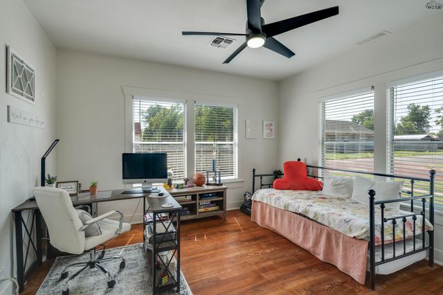 1113 TAYLOR STREET, Wichita Falls, TX 76309