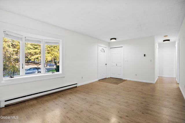 40 Pheasant Court, Saratoga Springs, NY 12866