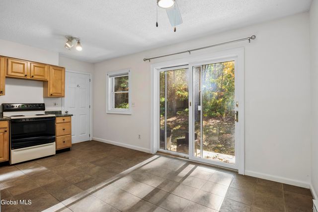 40 Pheasant Court, Saratoga Springs, NY 12866