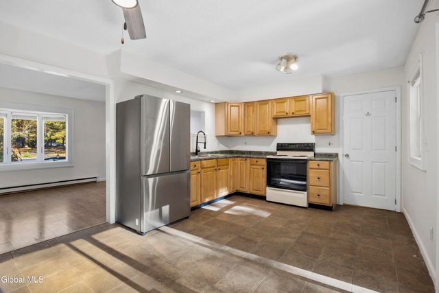 40 Pheasant Court, Saratoga Springs, NY 12866