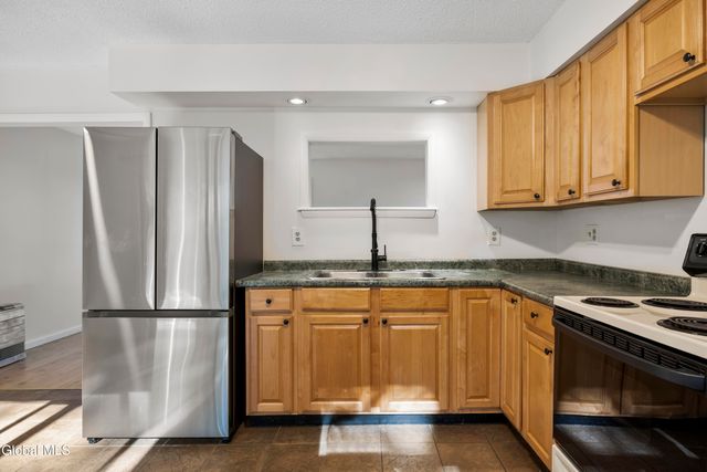 40 Pheasant Court, Saratoga Springs, NY 12866