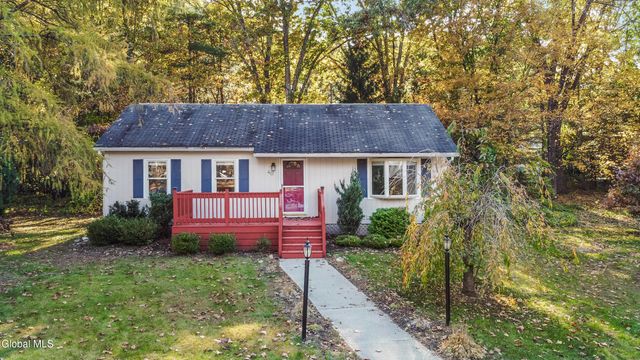 40 Pheasant Court, Saratoga Springs, NY 12866