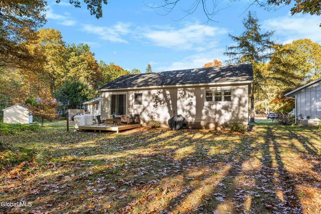 40 Pheasant Court, Saratoga Springs, NY 12866