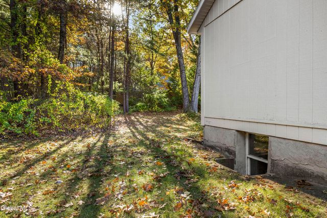 40 Pheasant Court, Saratoga Springs, NY 12866