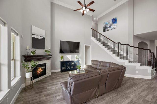 116 Waterstone Drive, Montgomery, TX 77356