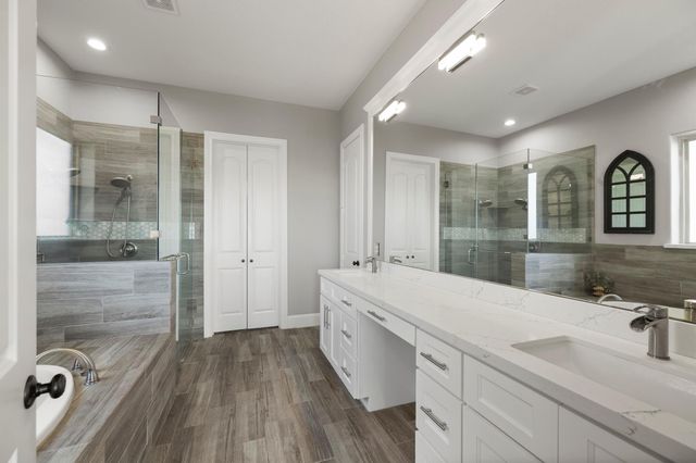 116 Waterstone Drive, Montgomery, TX 77356