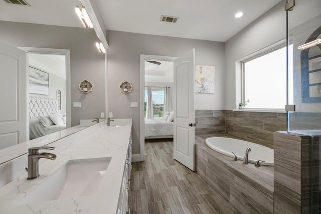 116 Waterstone Drive, Montgomery, TX 77356