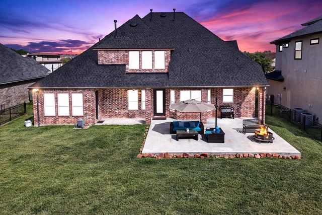 116 Waterstone Drive, Montgomery, TX 77356