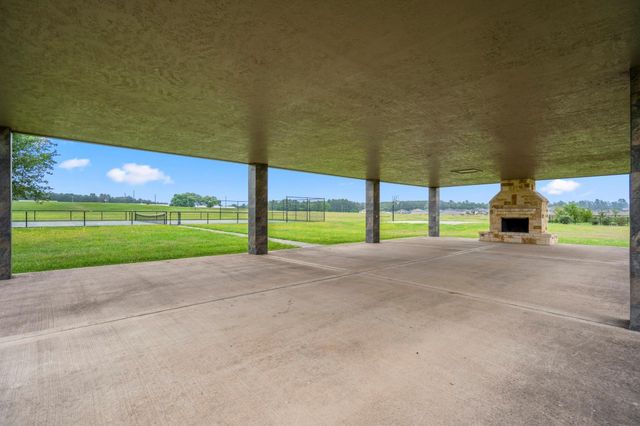 116 Waterstone Drive, Montgomery, TX 77356