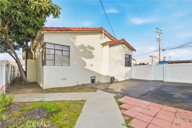 176 W Orange Grove, Pomona, CA 91768