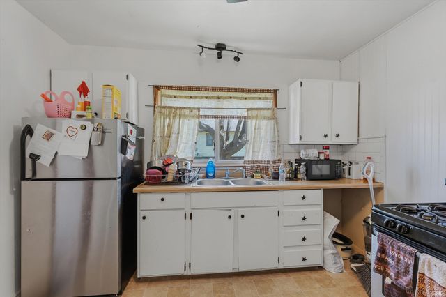 2215 Hillside Avenue, South Bend, IN 46613