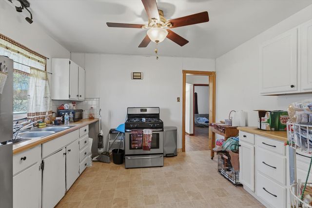 2215 Hillside Avenue, South Bend, IN 46613