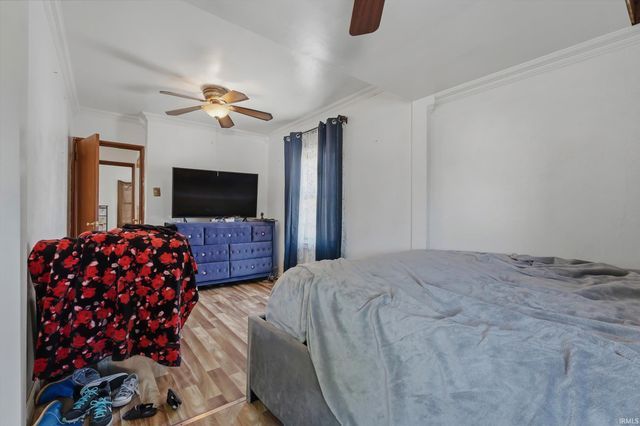 2215 Hillside Avenue, South Bend, IN 46613