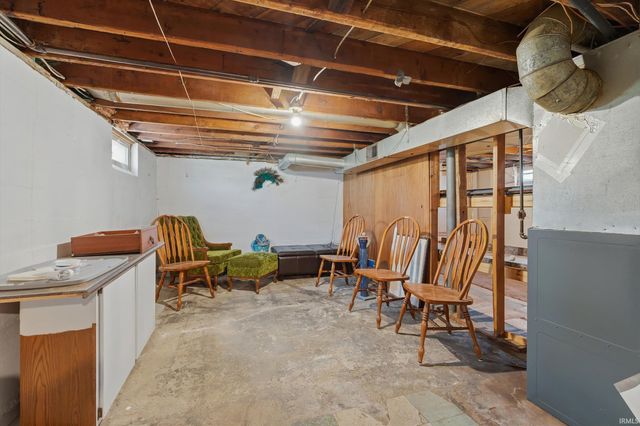 2215 Hillside Avenue, South Bend, IN 46613