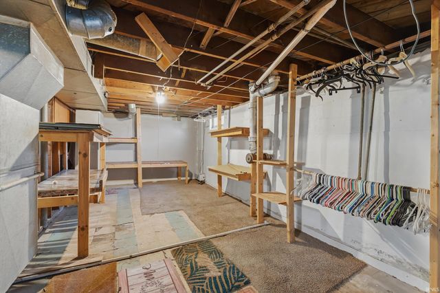 2215 Hillside Avenue, South Bend, IN 46613