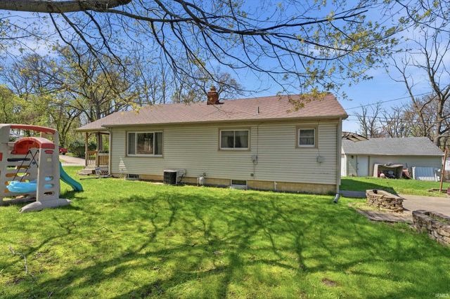 2215 Hillside Avenue, South Bend, IN 46613