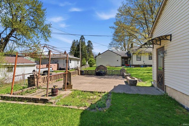 2215 Hillside Avenue, South Bend, IN 46613