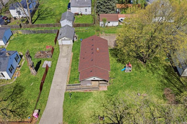 2215 Hillside Avenue, South Bend, IN 46613