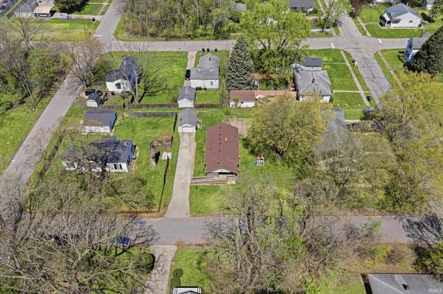 2215 Hillside Avenue, South Bend, IN 46613