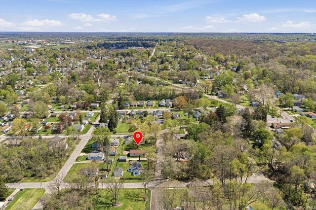 2215 Hillside Avenue, South Bend, IN 46613