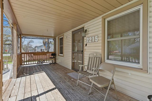 2215 Hillside Avenue, South Bend, IN 46613