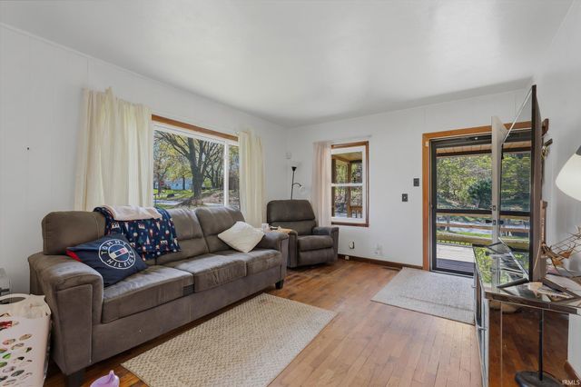 2215 Hillside Avenue, South Bend, IN 46613