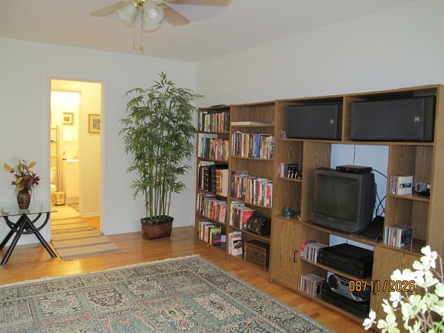 426 W Barry Avenue 409, Chicago, IL 60657