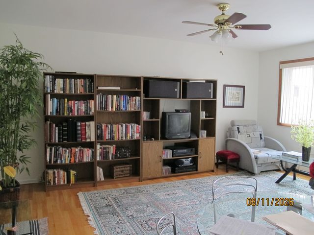 426 W Barry Avenue 409, Chicago, IL 60657