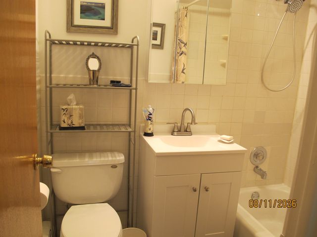 426 W Barry Avenue 409, Chicago, IL 60657