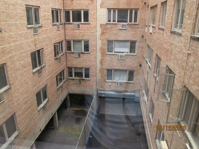 426 W Barry Avenue 409, Chicago, IL 60657