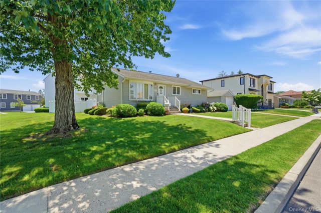 757 Anderson Avenue, Franklin Square, NY 11010