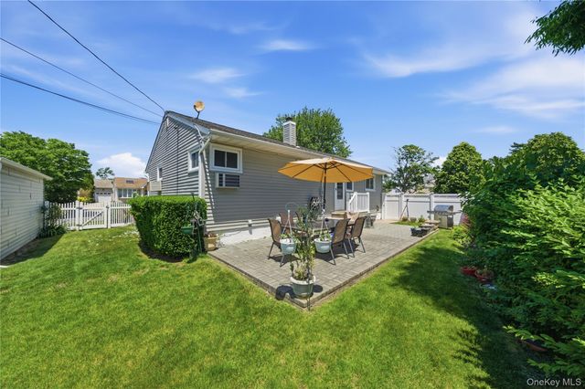 757 Anderson Avenue, Franklin Square, NY 11010